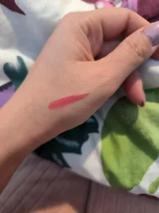 تجریه خرید رژ لب گلدن رز مدل Velvet شماره 12