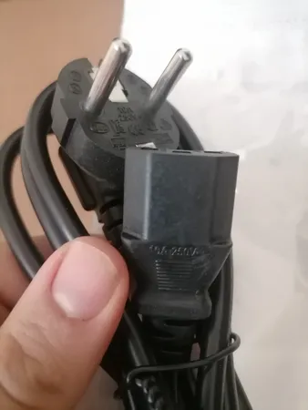 کابل برق سه پین منبع تغذیه کامپیوتر مدل TUR 16A power طول 1.5 متر