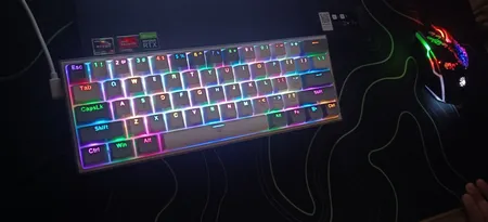 کیبورد گیمینگ ردراگون مدل K617 FIZZ، سوییچ مکانیکال قرمز، Tenkeyless، نورپردازی RGB