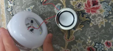 لامپ هوشمند و اسپیکر بلوتوثی 7 وات مدل ZSA-DL-SP پایه E27