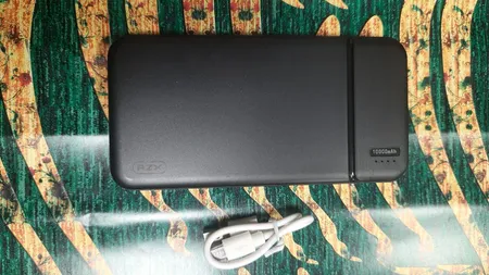 پاوربانک پی زد ایکس مدل V01 ظرفیت 10000 میلی آمپر ساعت