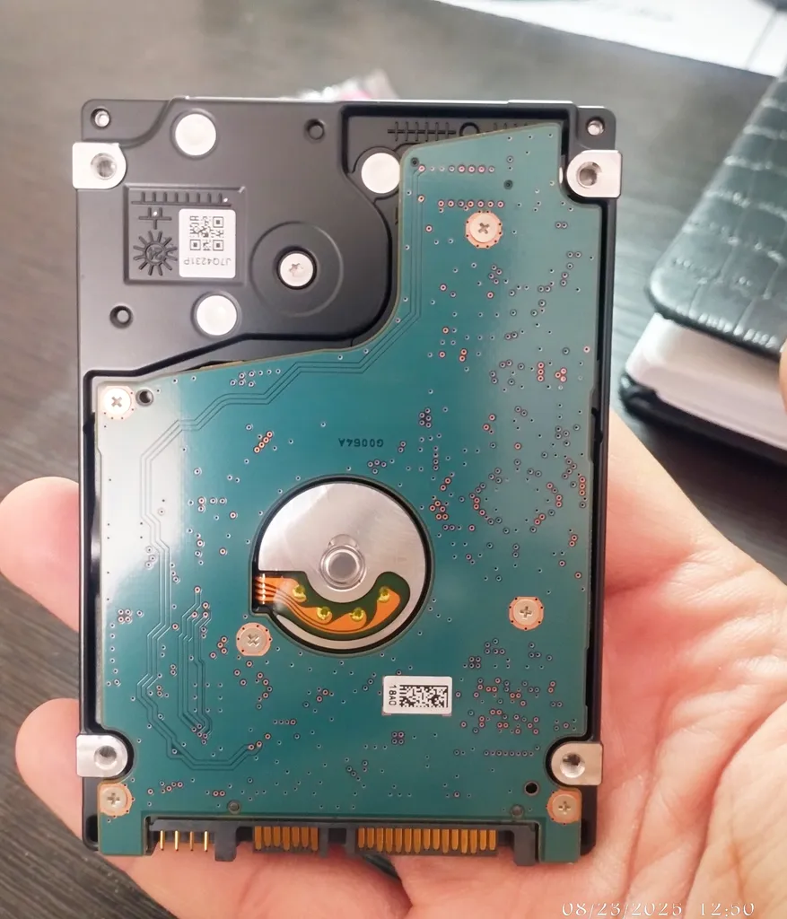 هارد دیسک اینترنال توشیبا مدل MQ04ABF100 ظرفیت 1 ترابایت