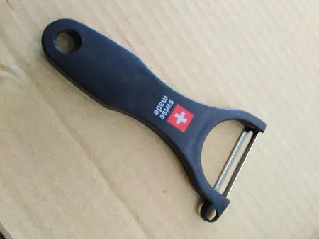 پوست کن کیساگ مدل Crossbow