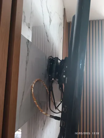 پایه دیواری تلویزیون سون مدل Q7 مناسب برای تلویزیونهای 32 تا 55 اینج