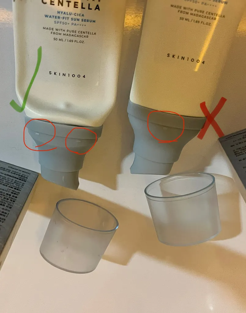 کرم ضد آفتاب بدون رنگ سنتلا، 50 SPF، مدل 1004، مناسب پوست حساس، نرمال و خشک و حجم 50 میلی‌لیتر، محافظت کننده در برابر اشعه UVA و UVB، بدون تست حیوانی، ++++PA، آبرسان، ضد التهاب، با ماندگاری 3 ساعته