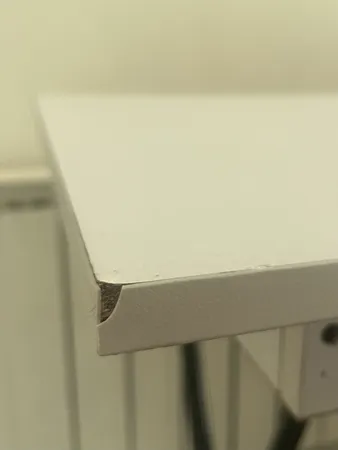 میز تحریر تاشو و تنظیم شو یاس سفید تک باکس دار