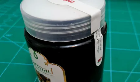 ارده کنجد ممتاز سرمد - 500 گرم به همراه شیره انگور سرمد - 700 گرم