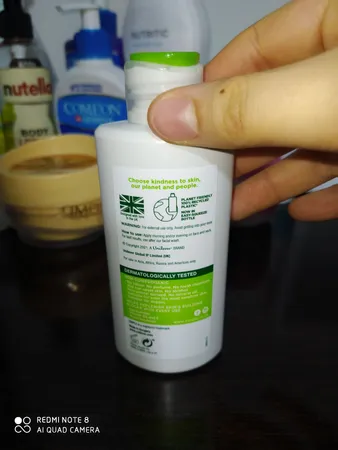 کرم آبرسان سیمپل مدل Skin Smoothing Actives حجم 125 میلی‌لیتر