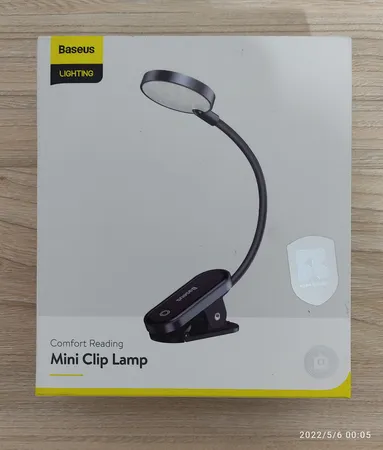 چراغ مطالعه باسئوس مدل DGRAD-0G