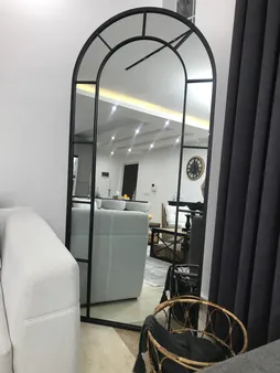 آینه مدل قدی فلزی طرح تاج پایه دار F-180