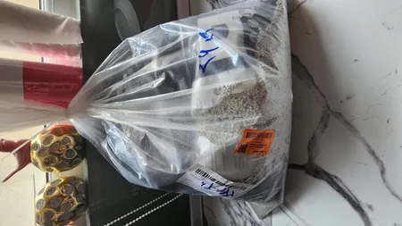 خاک بستر گربه میوکت مدل Carbon Activated Granule وزن ۱۰ کیلو گرم