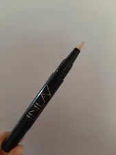 تجریه خرید کانسیلر این لی شماره b3