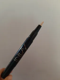 کانسیلر این لی شماره b3