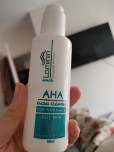 تجریه خرید ژل شستشو و پاک کننده صورت لامینین مدل Aha مناسب پوست چرب حجم 150 میلی لیتر