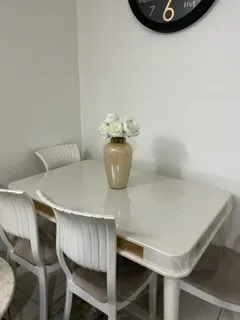 گلدان دکوری مدل شیشه ای سوزی Suzy