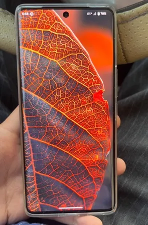 گوشی موبایل داریا مدل bond 5G دو سیم کارت ظرفیت 256 گیگابایت و رم 8 گیگابایت به همراه شارژر