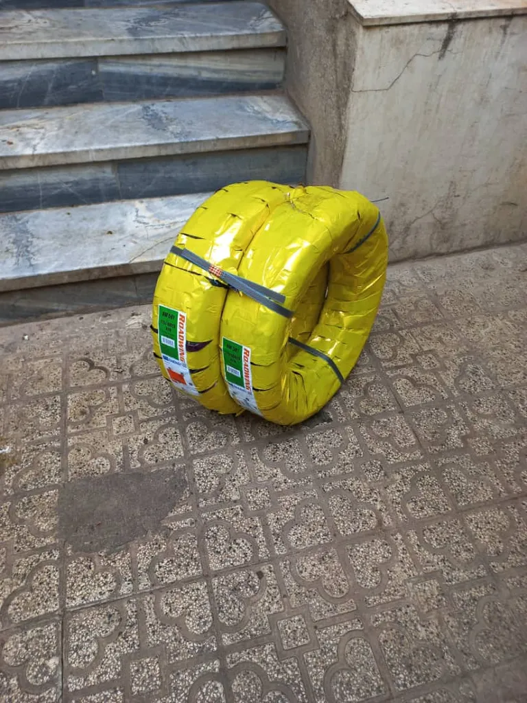 لاستیک خودرو رودوینگ مدل RW-581 سایز 175/70R13 - دو حلقه