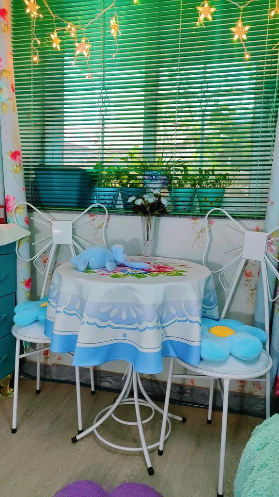 میز و صندلی ناهارخوری دو نفره مدل پاپیون