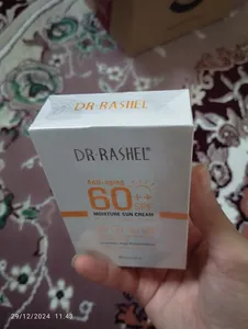 تجریه خرید کرم ضد آفتاب بدون رنگ دکتر راشل SPF60 مدل 001 محافظ UVA ،UVB، ضد آب، مناسب انواع پوست حجم 60 میلی‌لیتر