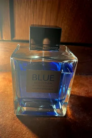 ادو تویلت مردانه آنتونیو باندراس مدل Blue حجم 200 میلی لیتر