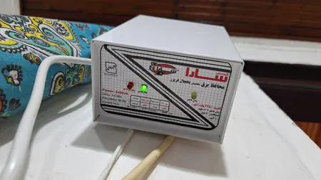 محافظ ولتاژ سارا مدل P255 مخصوص یخچال