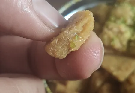 سوهان زعفرانی حبه قم - 400 گرم