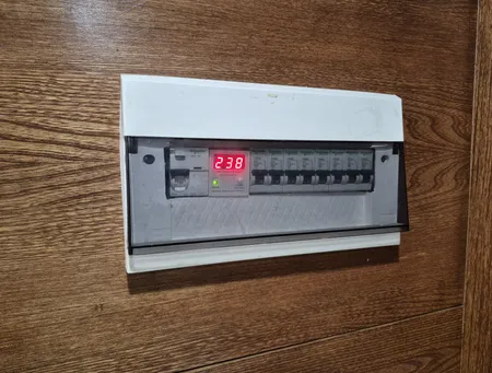 محافظ ولتاژ میکرومکس مدل F-DVP