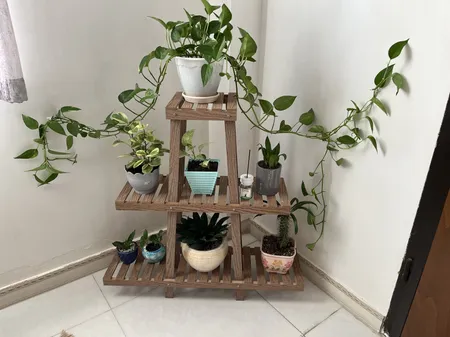 استند گلدان مدل هرمی B1