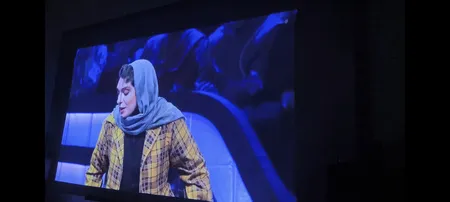 مینی ویدئو پروژکتور النز مدل SD550 به همراه پرده نمایش