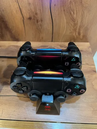 پایه شارژر دسته پلی استیشن 4 دابی مدل TP19012