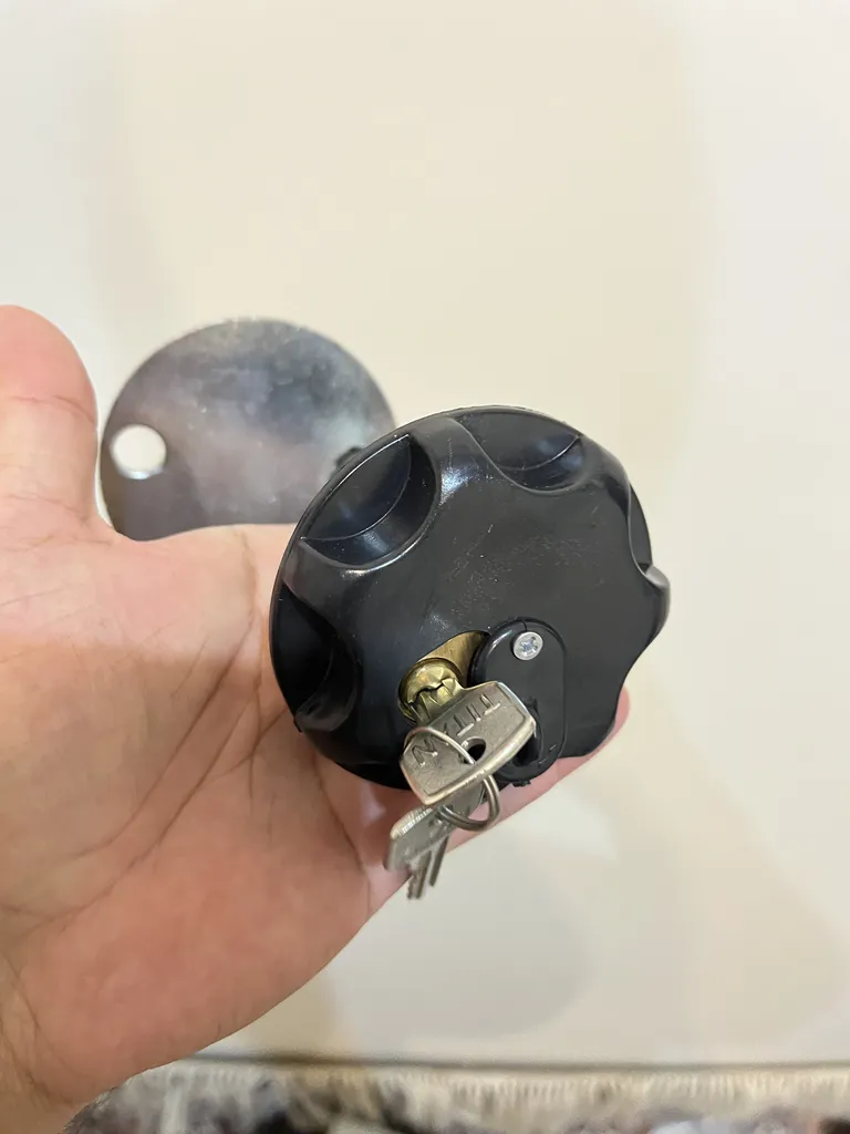 قفل زاپاس بند خودرو چیکال مدل P-2010 مناسب برای پراید