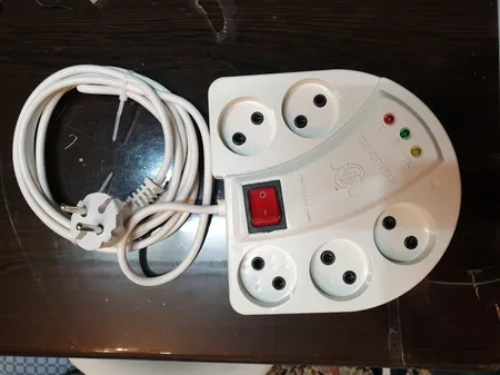 محافظ ولتاژ برق تک نور مدل TN-5P-3M