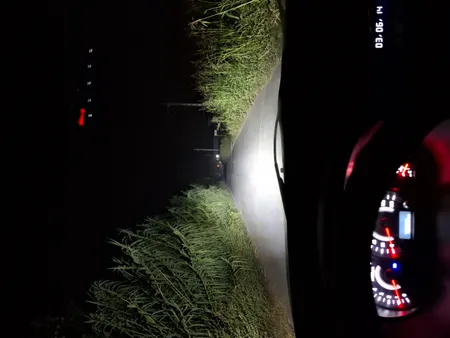 هدلایت لامپ خودرو D9 مدل H4 بسته 2 عددی