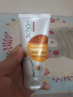 کرم ضد آفتاب رنگی شون، 50 SPF، مدل Herbal Origin، مناسب پوست خشک تا نرمال تنالیته رنگ متوسط و حجم 50 میلی‌لیتر، محافظت کننده در برابر اشعه UVA، UVB، IR، بافت سبک و فاقد چربی، بدون ایجاد سفیدی، آبرسان، ضد التهاب و قرمزی، نرم کننده، با ماندگاری 2 ساعته