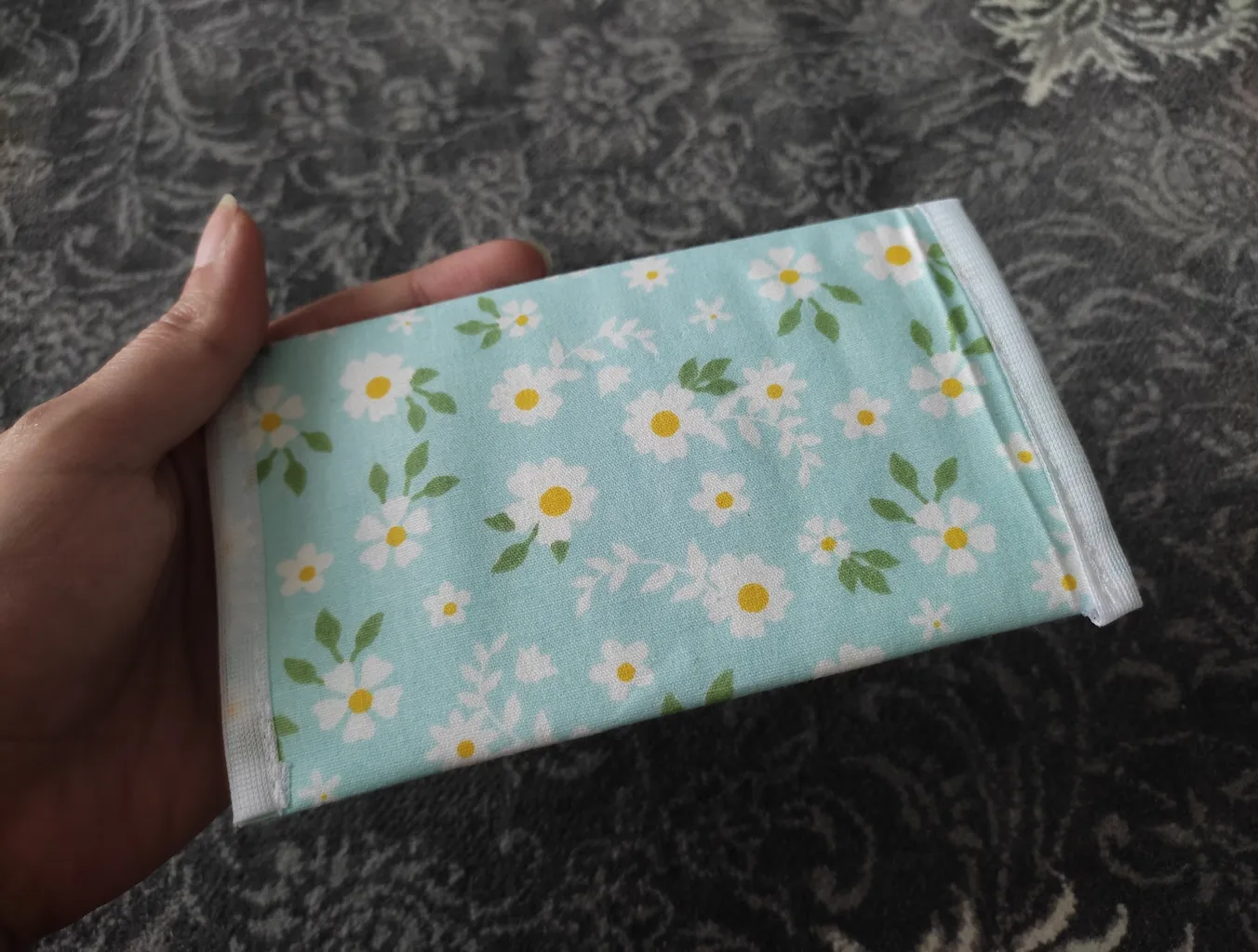 جای دستمال کاغذی طرح گل بابونه مدل BSA020528