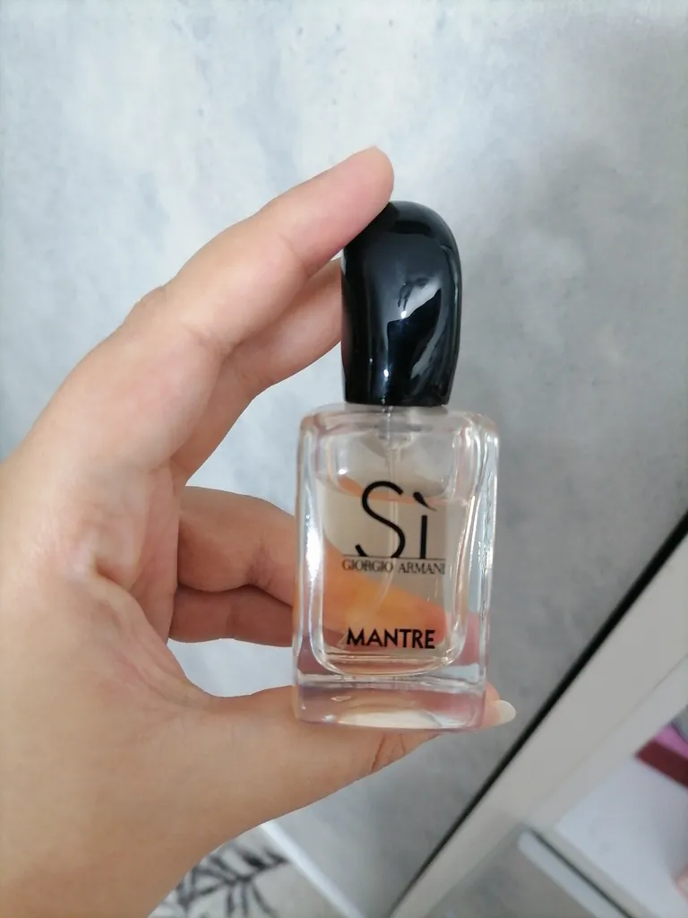 عطر جیبی زنانه مانتره مدل Si Giorgio Armani حجم 25 میلی لیتر