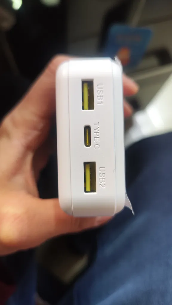 پاوربانک بنیوس مدل BE-PB02 ظرفیت 20000 میلی آمپر ساعت