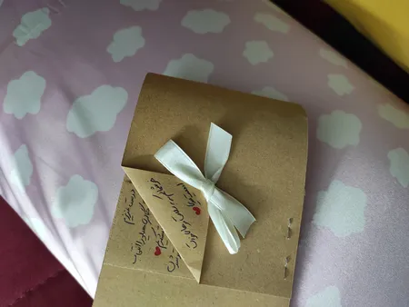 رو بالشی مدل ساتن ابریشم طرح ابر به همراه کش مو و چشم بند