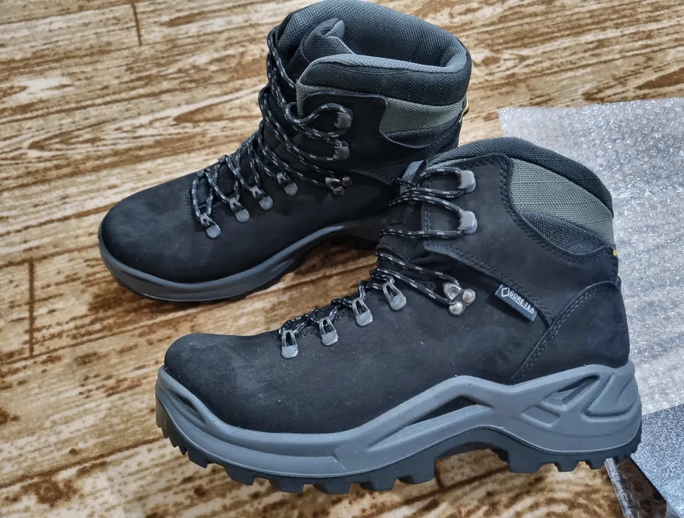 کفش کوهنوردی چرم عطارد مدل چرم طبیعی کد SHK05