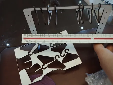 استند جواهرات مدل فروردین طرح چوب لباسی