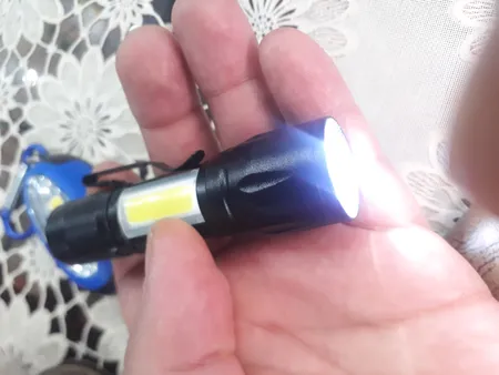 چراغ قوه دستی مدل پلیس با نور مهتابی