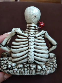 زیرسیگاری طرح اسکلت کد HE-002