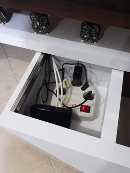 میز تلویزيون راهپود مدل آفتابگردان به همراه طبقه دیواری