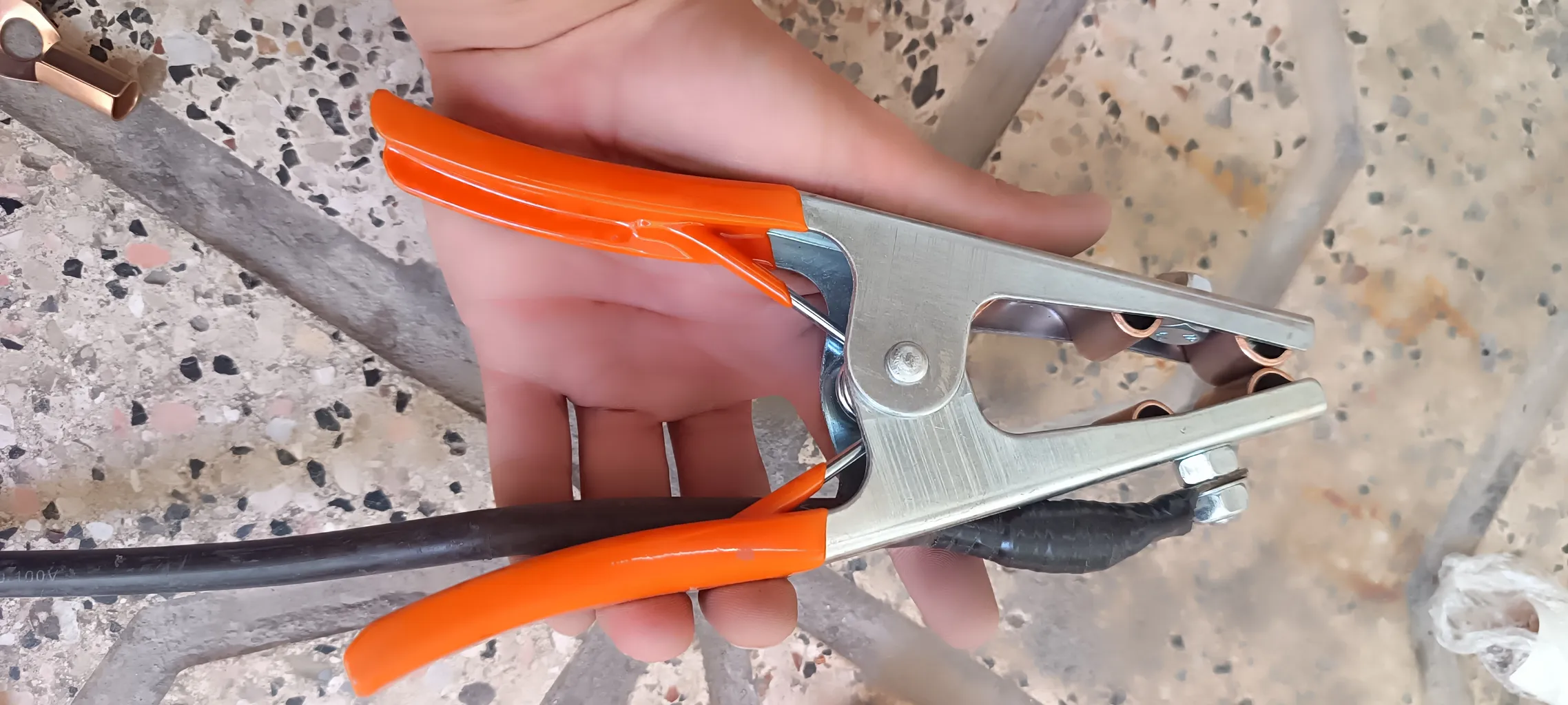 گیره اتصال به زمین جوشکاری وینر مدل W-008 ظرفیت 500 آمپر