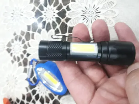 چراغ قوه دستی مدل پلیس با نور مهتابی