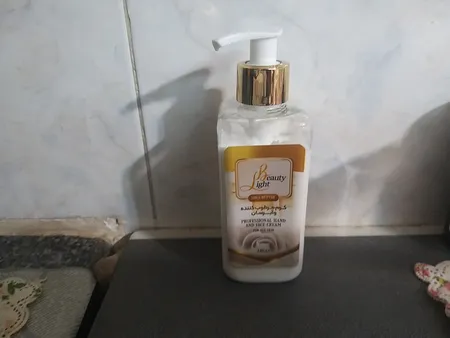 کرم مرطوب‌کننده و آبرسان لایت بیوتی مدل ََشی‌باتر آرگان حجم 250 میلی‌لیتر