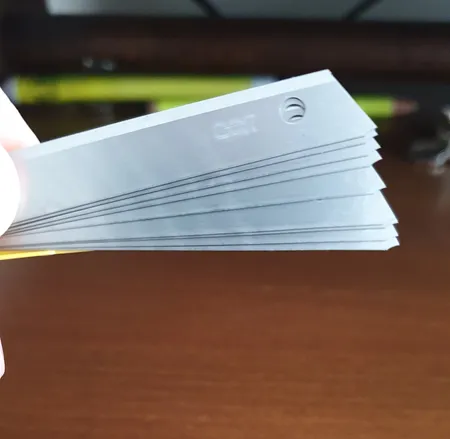 تیغ کاتر دلی مدل DL2012 کد 78932 بسته 10 عددی