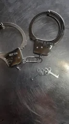 دستبند اسباب بازی مدل police-2