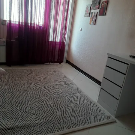 فرش ماشینی طرح پلاتینیوم کد 5005 زمینه طوسی