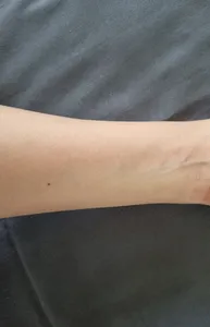 تجریه خرید کرم پودر مات کننده این لی مدل Marble شماره 100 حجم 30 میلی لیتر